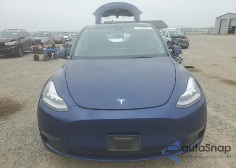 2022 Tesla Model Y z USA, uszkodzony, nr VIN 7SAYGDEE1NF491460